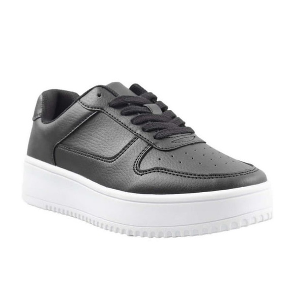 Time and Tru Shoes - NWT Time and Tru Platform Sneakers